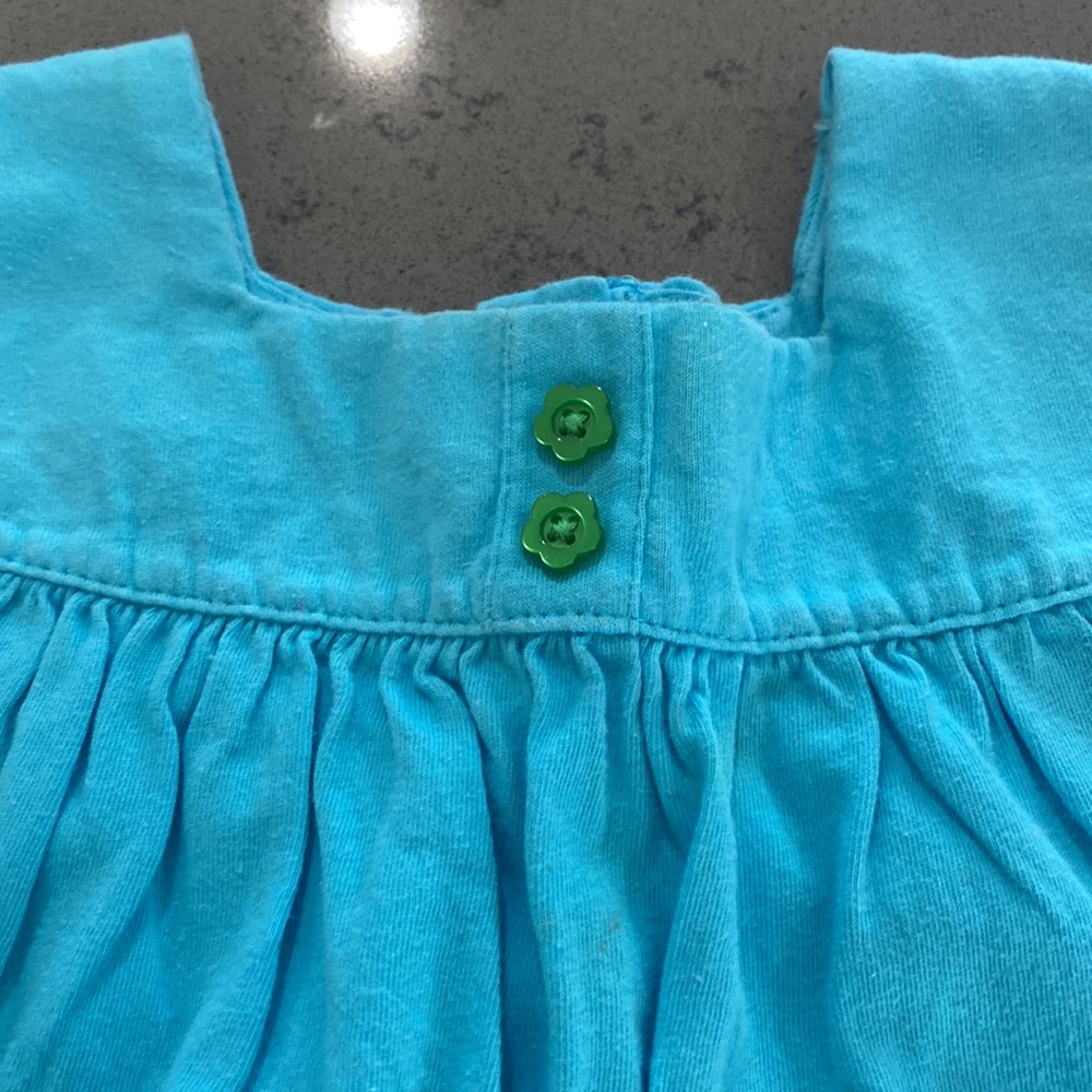 2 dresses - Picture 7 of 8